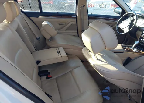 2011 BMW 535I xDrive z USA, uszkodzony, nr VIN WBAFU7C51BC870921